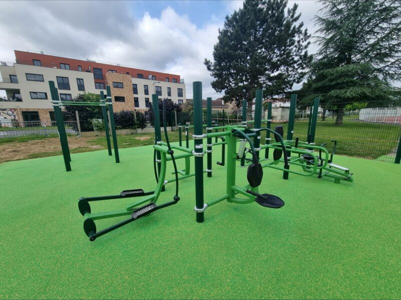 Street workout Fit Station Training Musculation veo elliptique rameur abdo dips