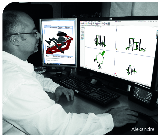 Photo du Concepteur FitPark sur ecran Rameur R et Fit'Station Training - Presentation - Le design et la qualite - Conception Alexandre - FitPark