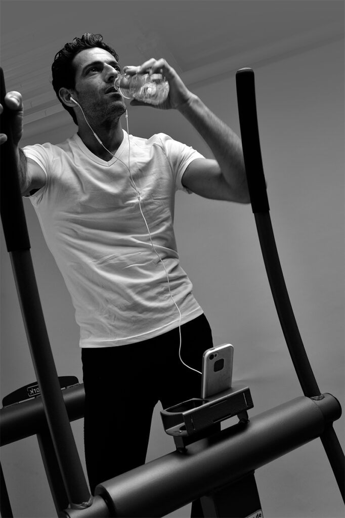 RENDU HD - SIGNALISATION ET ACCESSOIRES - A0503 - SUPPORT SMARTPHONE ET BOUTEILLE - FITPARK RENDU HD - SIGNALISATION ET ACCESSOIRES - A0503 - SUPPORT SMARTPHONE ET BOUTEILLE - FITPARK